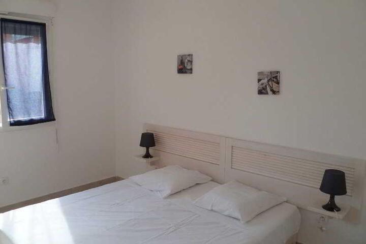Room 5 of 6