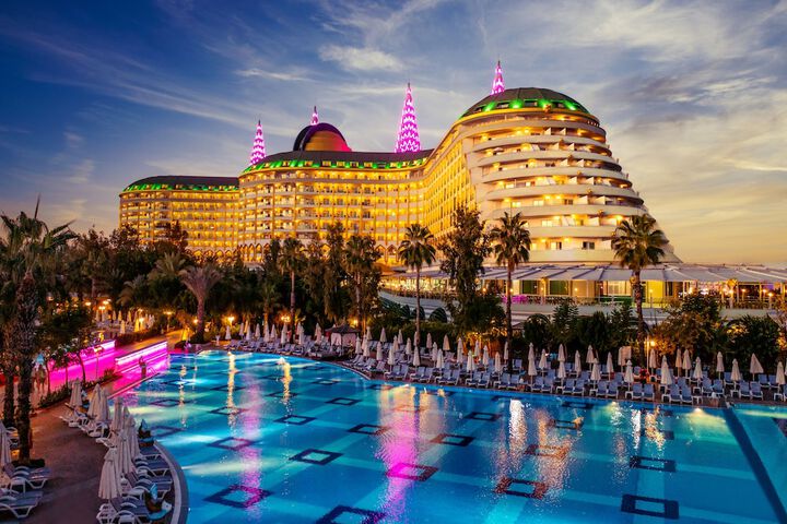 Hotel Pool