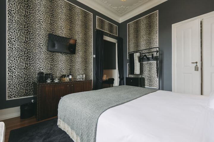 Room 11 of 245