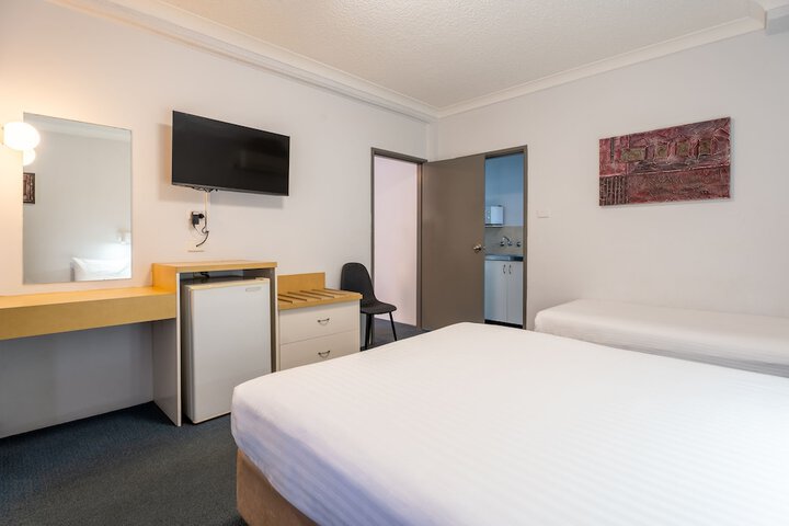 Room 33 of 66