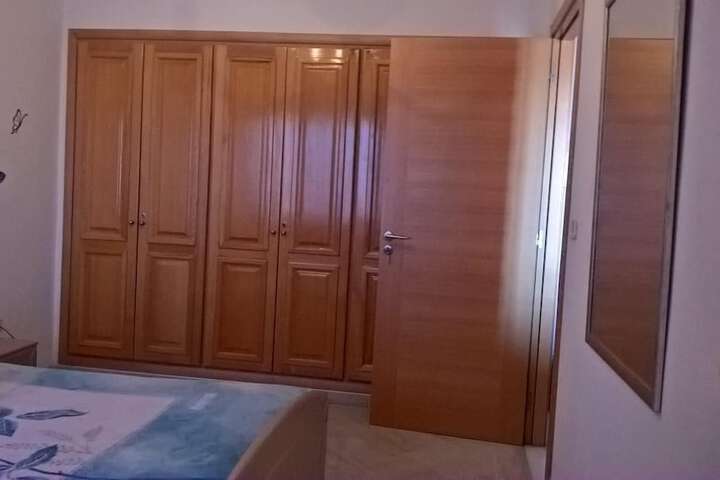 Room 4 of 18