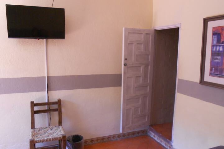Room 12 of 18