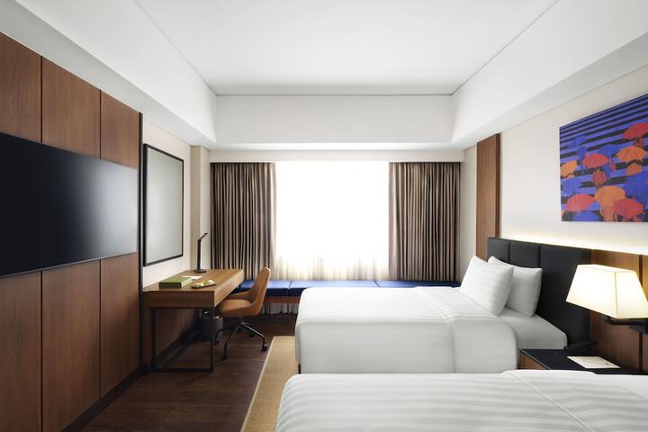 Room 4 of 34