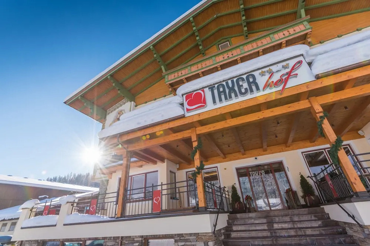 4 Familienhotel Taxerhof