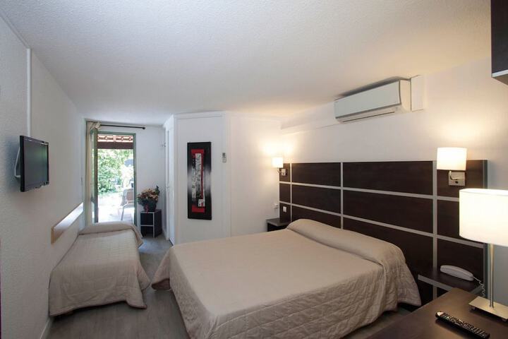 Room 5 of 61