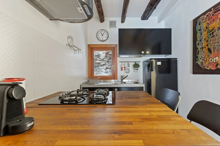 Room 4 of 13