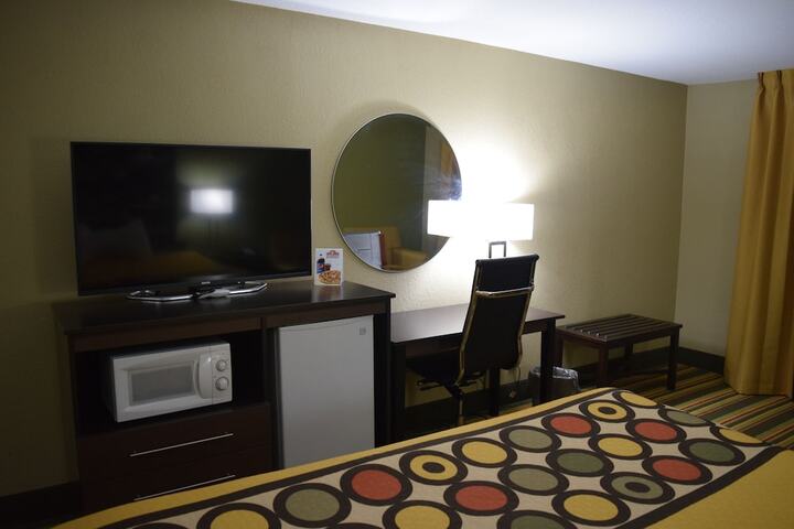 1 King Bed Mobility Accessible (32 of 36)
