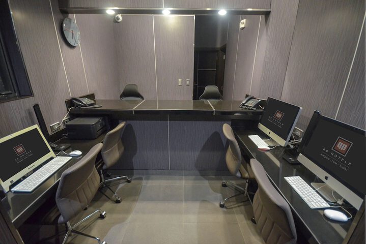 Business Center 32 of 32
