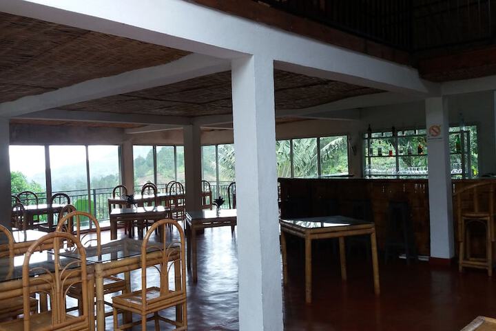 Dining 14 of 26