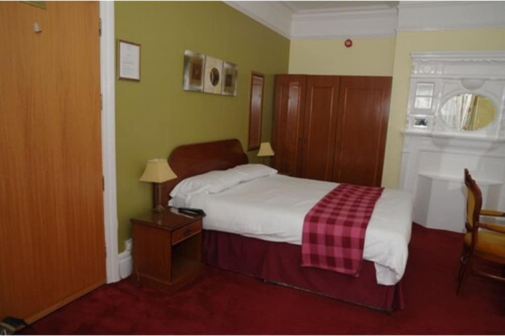 Room 13 of 39