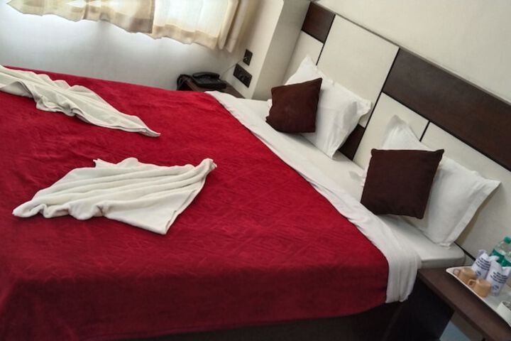 Room 2 of 7