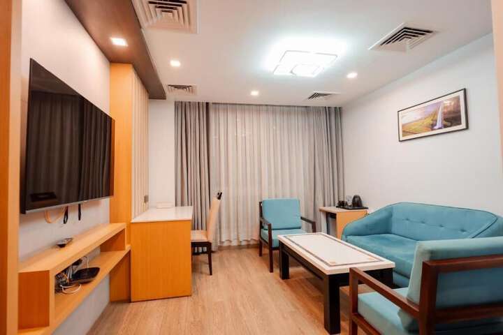 Room 18 of 25
