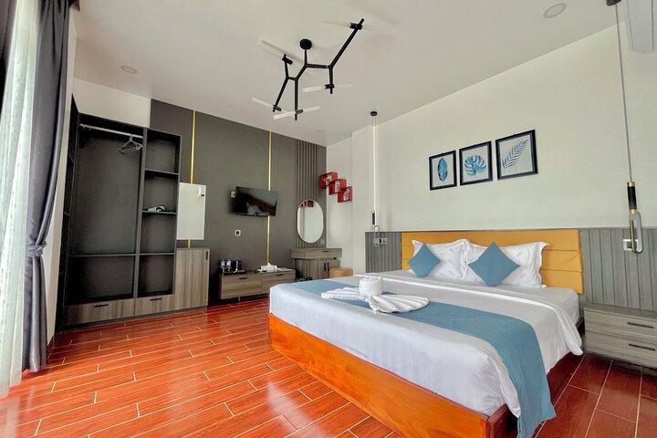 Room 12 of 72
