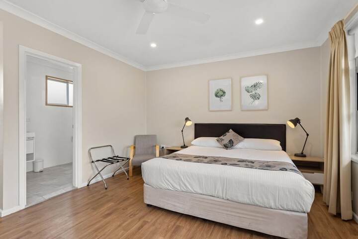 Room 4 of 53