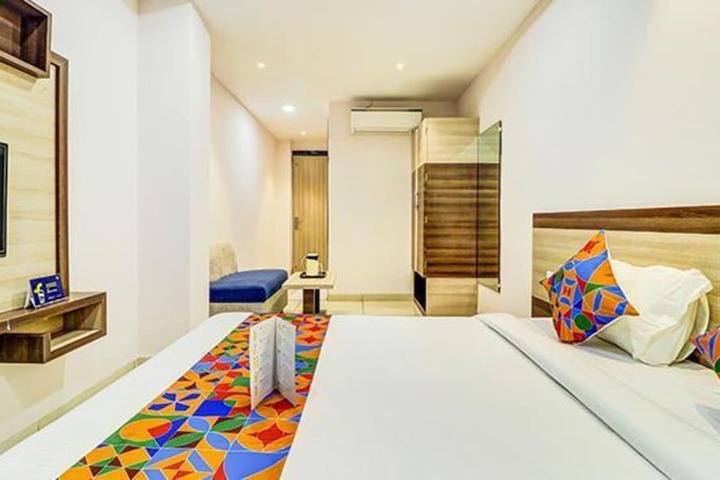 Room 18 of 33