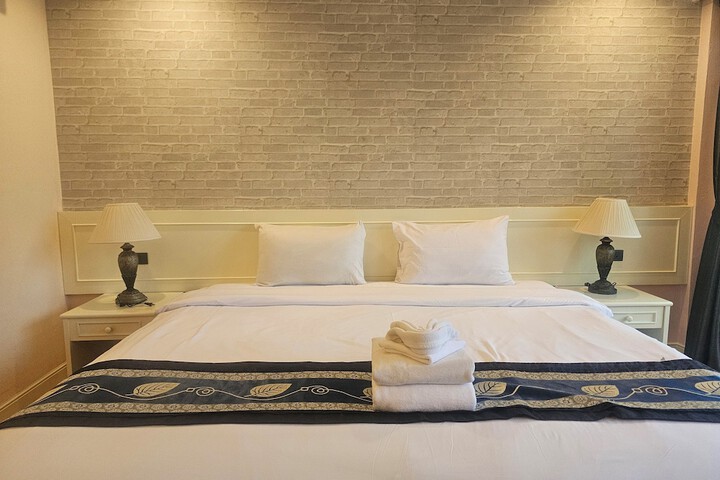 Room 21 of 147