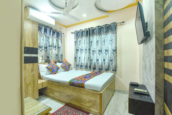 Room 9 of 33