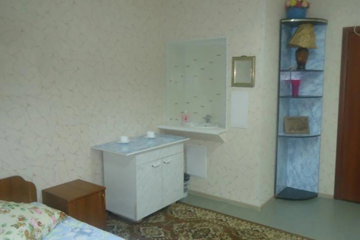 Room 4 of 15