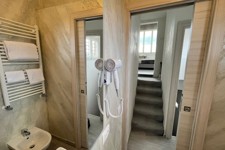 Room 46 of 58