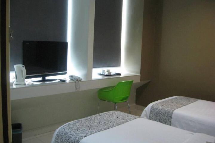 Room 12 of 21