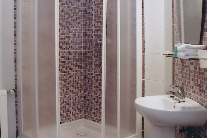 Room 7 of 36