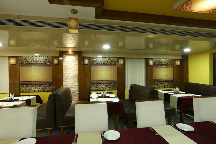 Dining 25 of 47