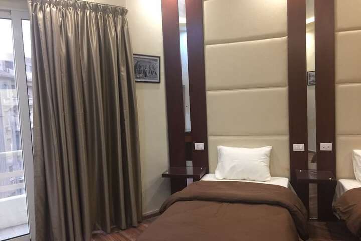 Room 6 of 29