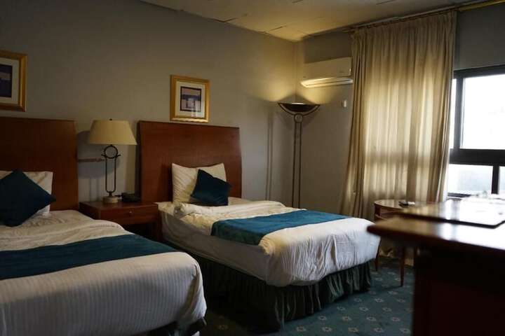 Room 3 of 49
