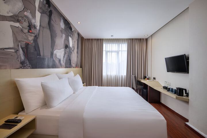 Room 12 of 43
