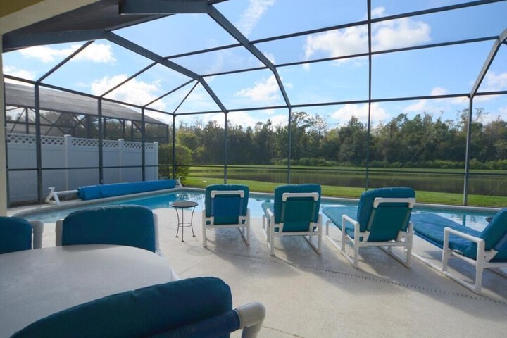 Pool 21 of 26