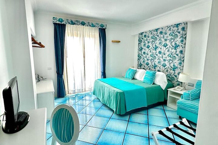 Room 3 of 16