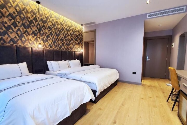 Room 20 of 37