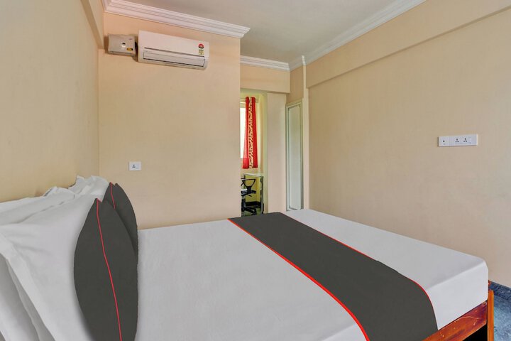 Room 9 of 14