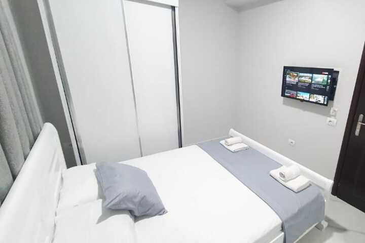 Room 15 of 49