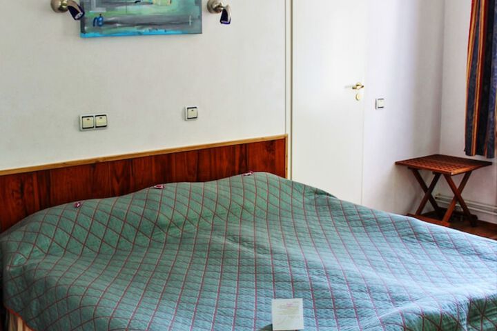 Room 29 of 66