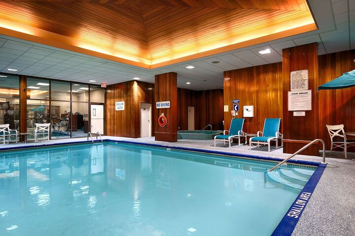 Pool Hotel