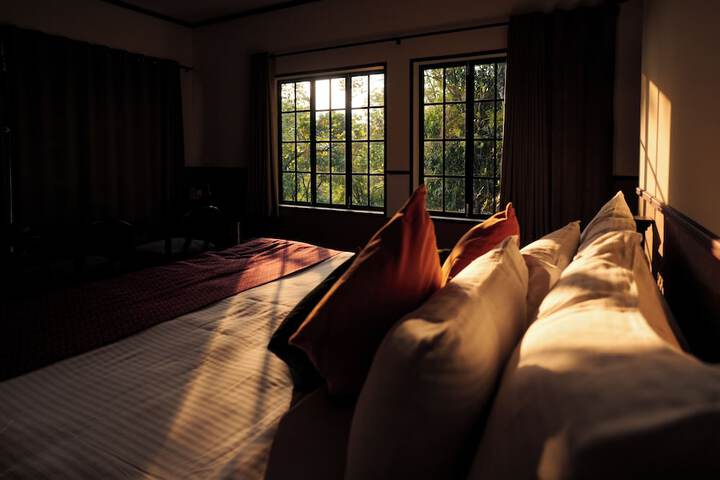Room 33 of 76