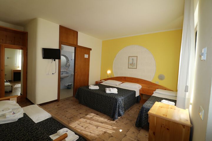 Room 22 of 150