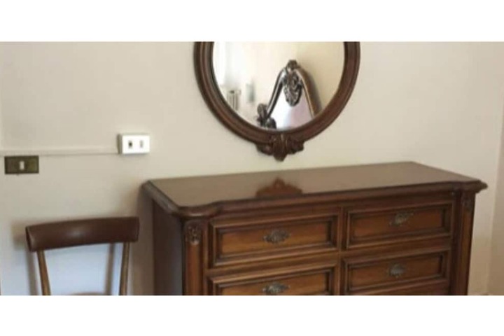 Room 9 of 42