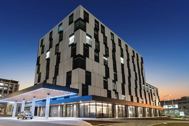 Hotel 41 of 42