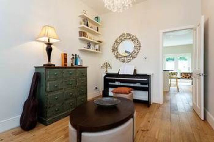 Room 8 of 30