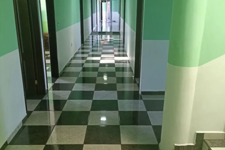 Room 8 of 9