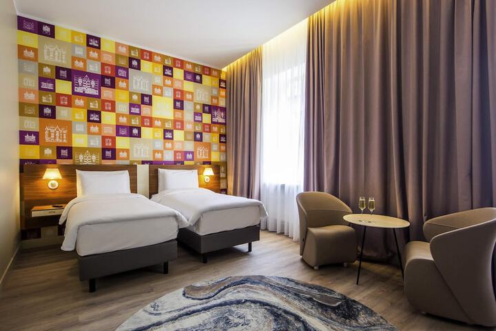 Room 38 of 108