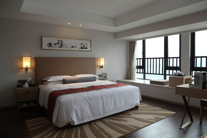 Room 7 of 84