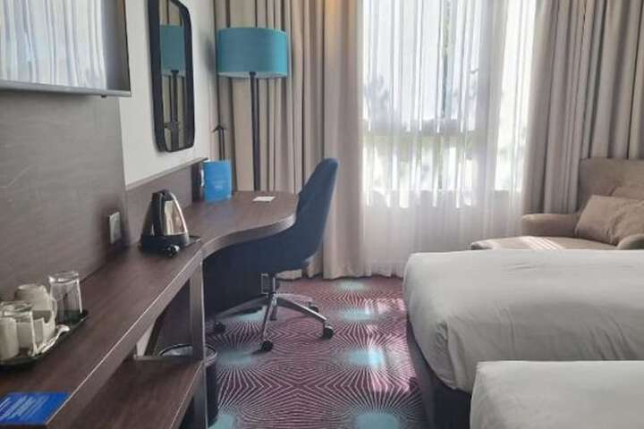 Room 13 of 64