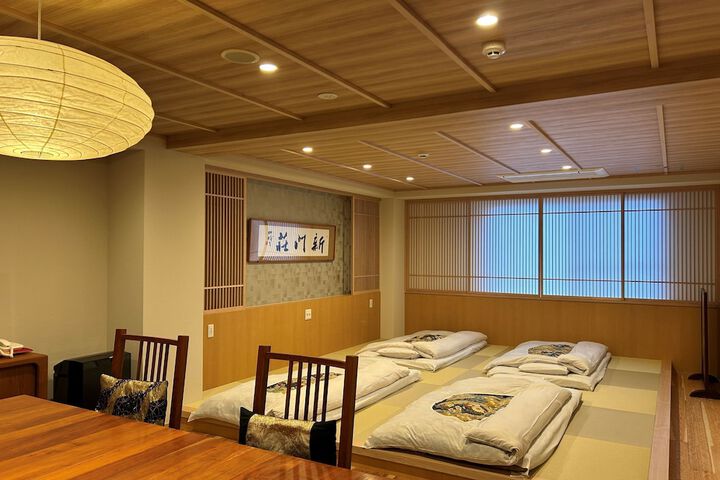 Room 8 of 42