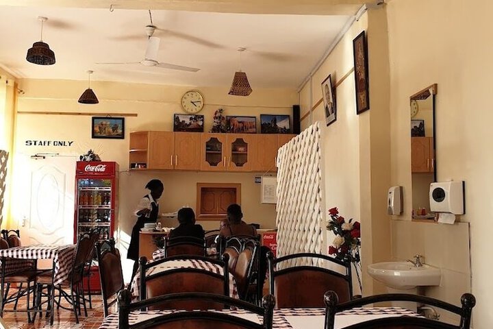 Dining 6 of 17