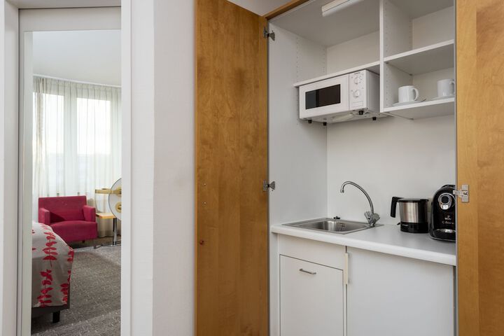 Room 10 of 45