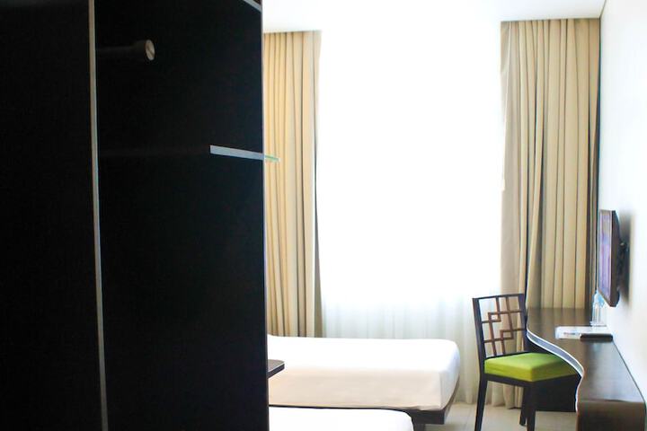 Room 17 of 33