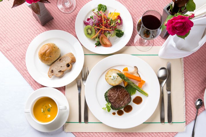 Dining 141 of 145